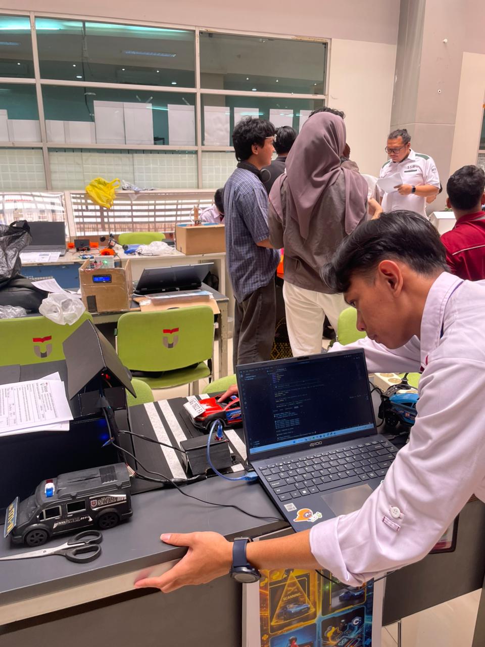 Implementasi Lapangan Smart Garage